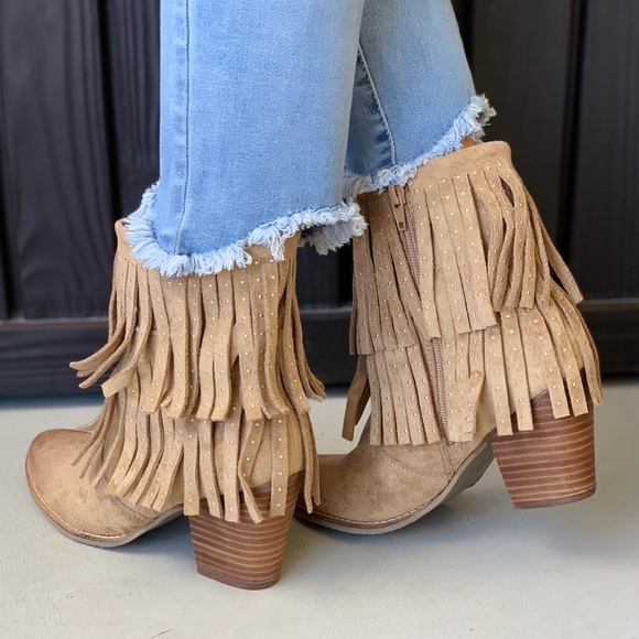 NIB Leather Tan Western Fringe Stud Stitched Boot - Picture 2 of 8